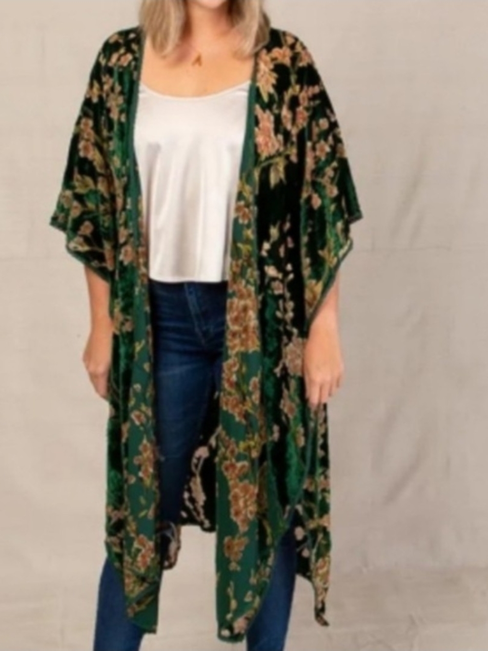 NATURAL LIFE Emerald Green Floral Velvet Kimono
